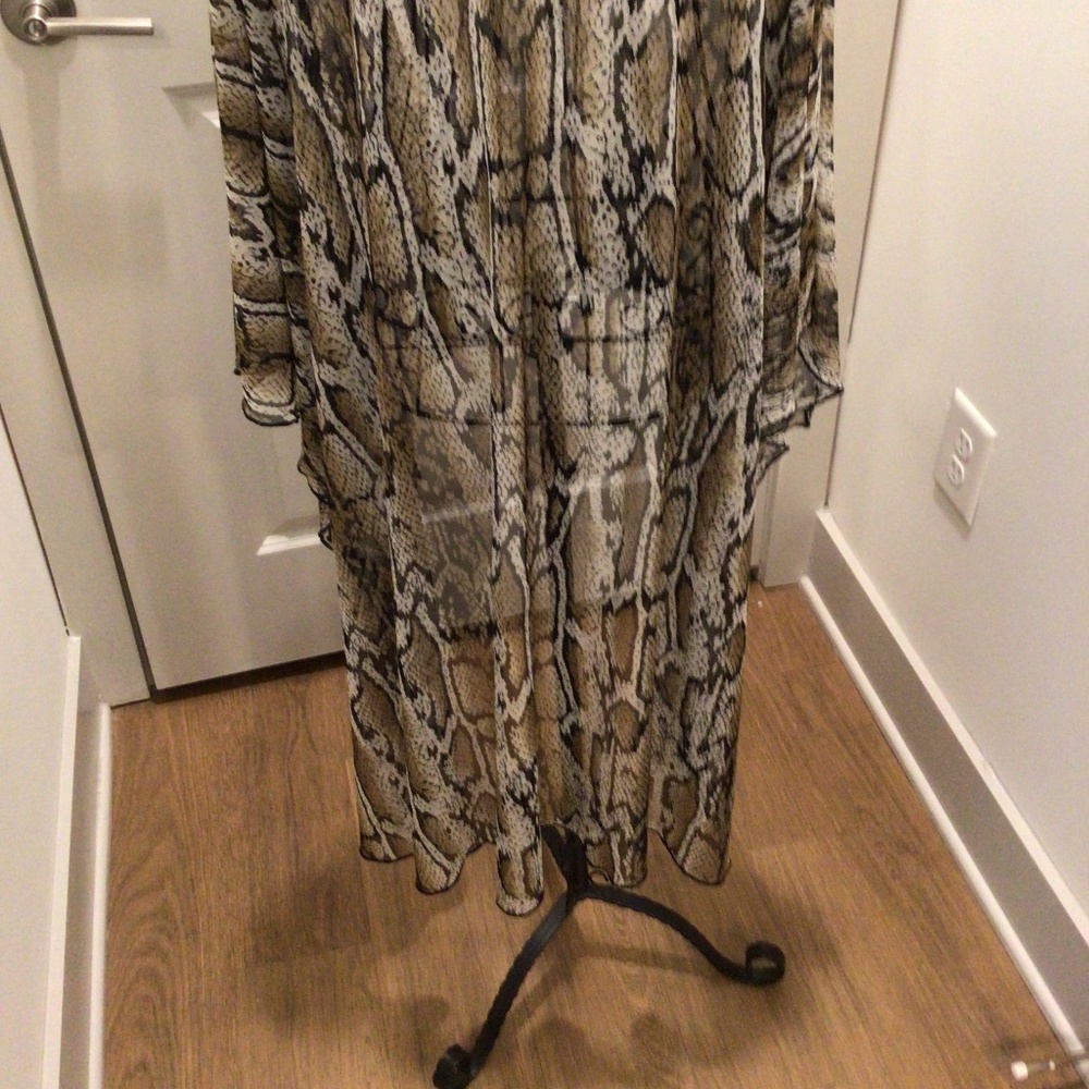 Cha Cha Vente Sheer Snakeskin Tunic Cover Up - Picture 4 of 7